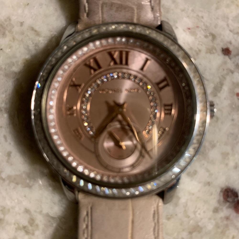 Michael Kors Watch - Picture 11 of 12